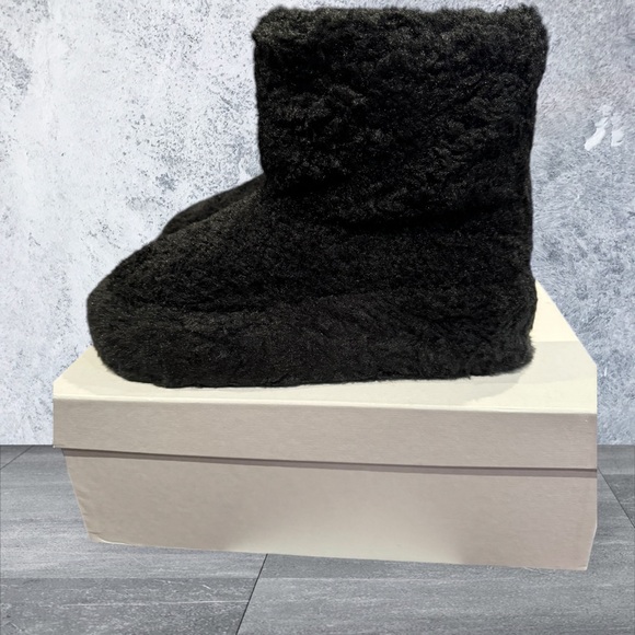 Robert Clergerie Black Faux Shearling Ankle Booties - Picture 3 of 5